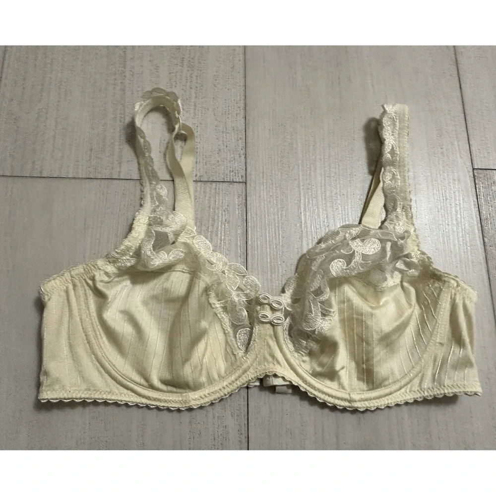 Vintage Chantelle Amazone Full Coverage Unlined Underwire Bra US Size 38D Ivory